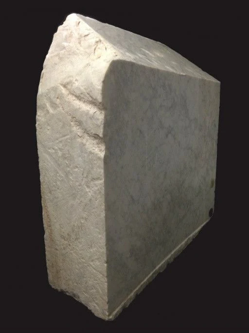 2750lb Carrara Bianco blue/gray 48x41x16 #341016 - Image 4