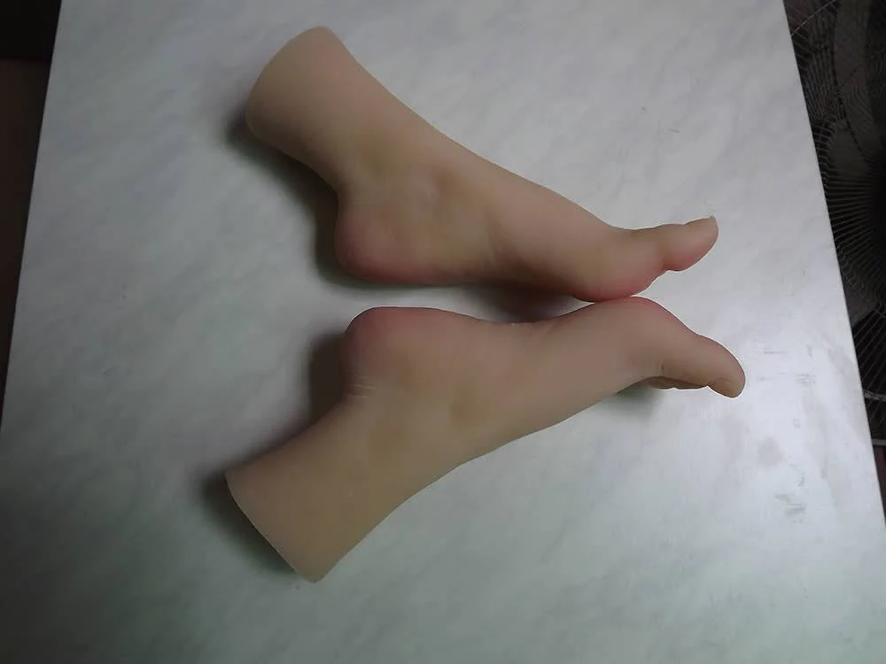 Silicone Feet With Calf Bone Female Pair - Image 4