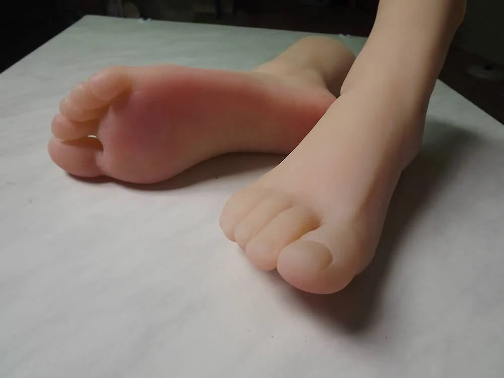 Silicone Feet With Calf Bone Female Pair - Image 5