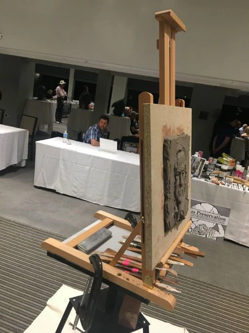 Lyptus Wood Racine Table Top Studio Easel - Wood - Adjustable Shelf - Image 3